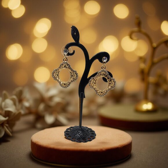 Vintage Signed PWC Goldtone and Clear Crystal Filigree Oval Picture Frame Dangle - Picture 3 of 16